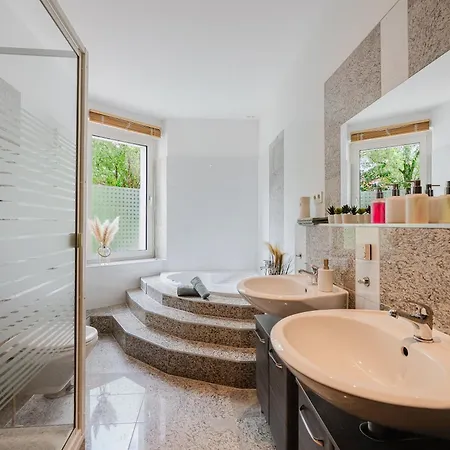Altbau-traum, Zentrumsnah, Kueche, Whirlpool Apartament