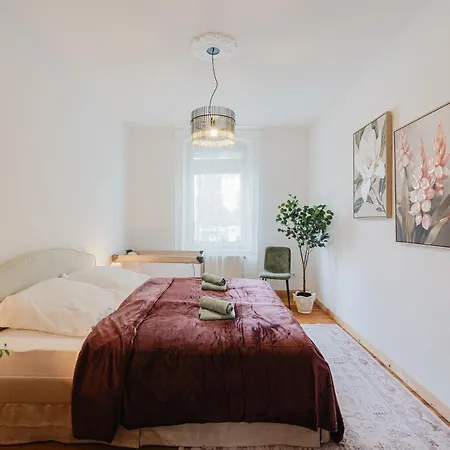 Altbau-traum, Zentrumsnah, Kueche, Whirlpool Apartament *