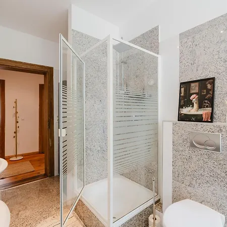 Apartament Altbau-traum, Zentrumsnah, Kueche, Whirlpool *